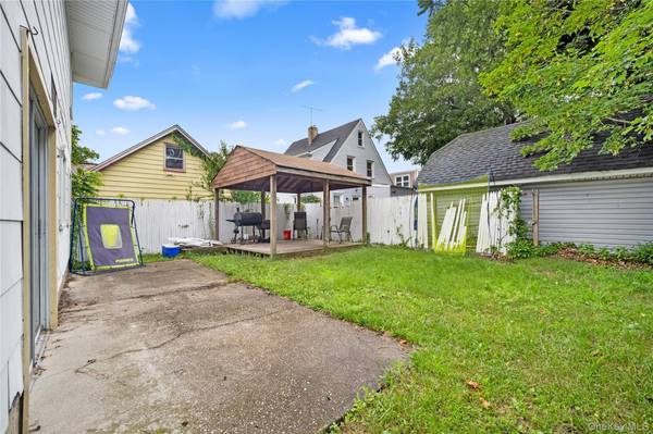 284 Baldwin RD, Hempstead, NY 11550