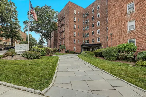 682 Tuckahoe RD #5K, Yonkers, NY 10710