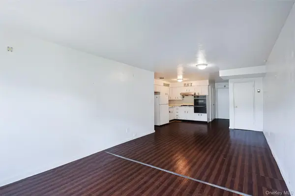 149-18 Cross Island Pkwy, Whitestone, NY 11357