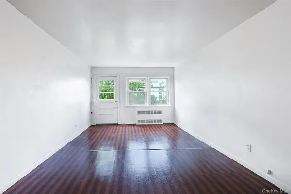 149-18 Cross Island Pkwy, Whitestone, NY 11357