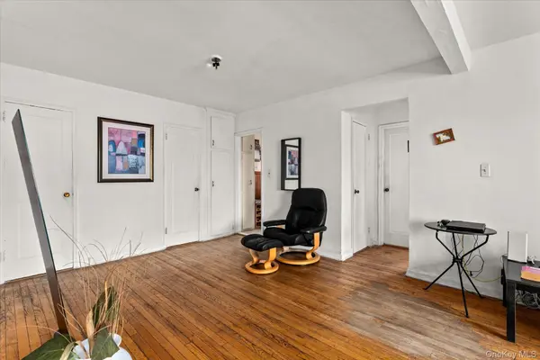 138-29 68th DR #3C, Kew Garden Hills, NY 11367