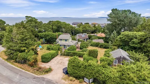 127 Inlet RD, Hampton Bays, NY 11946