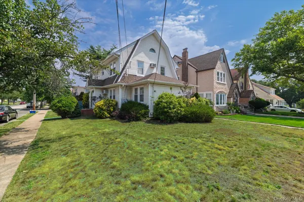 59 Hampton RD, Lynbrook, NY 11563