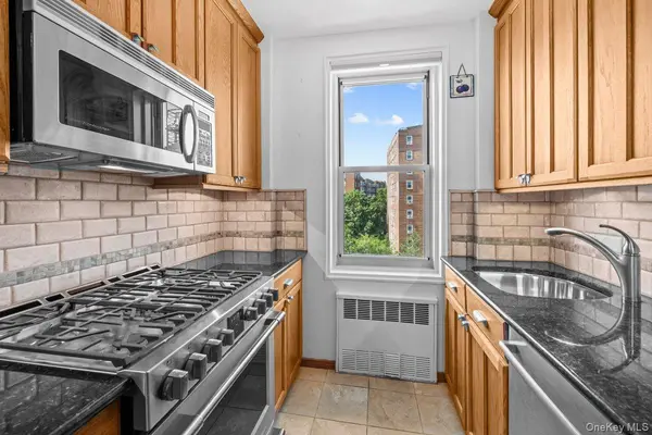 629 Kappock ST #7N, Bronx, NY 10463