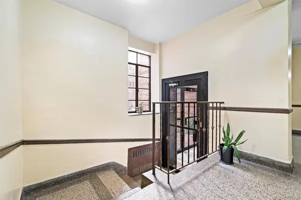2080 Barnes AVE #4A, Bronx, NY 10462