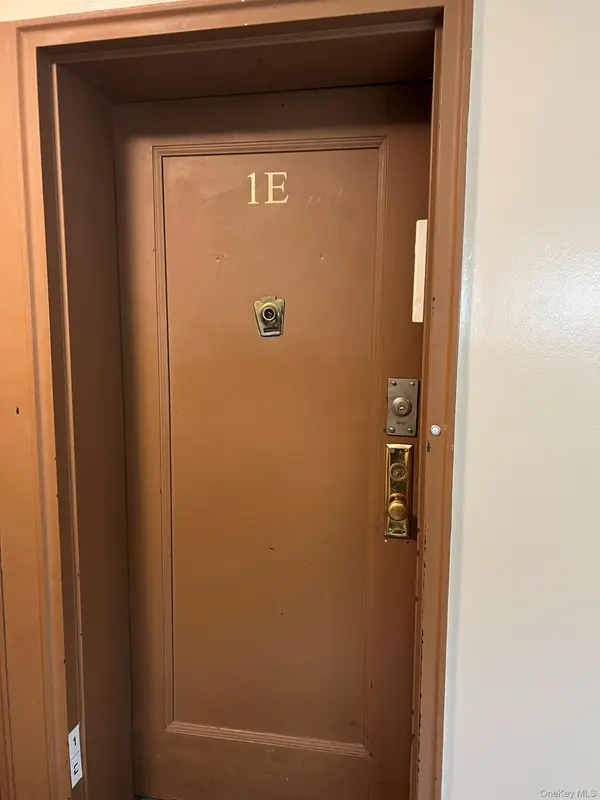 64-74 Saunders ST #1E, Rego Park, NY 11374