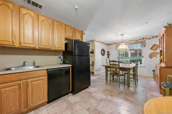 26 Birchwood RD, Medford, NY 11763
