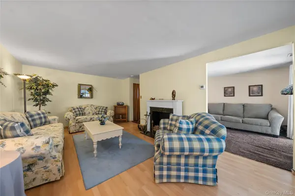 26 Birchwood RD, Medford, NY 11763