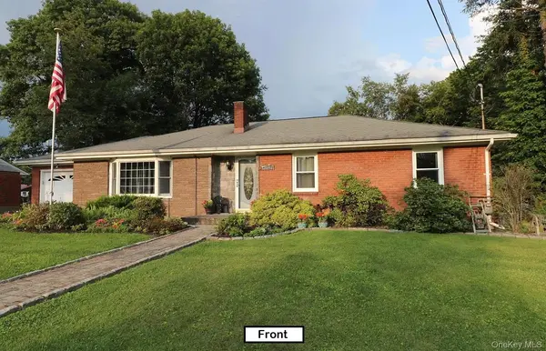 3 Park Hill DR, New Windsor, NY 12553