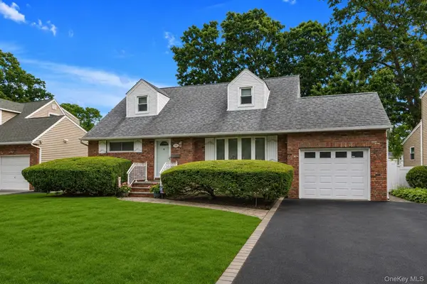1812 Gormley AVE, Merrick, NY 11566
