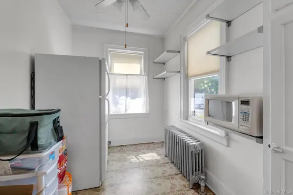 164-01 84th AVE, Jamaica, NY 11432