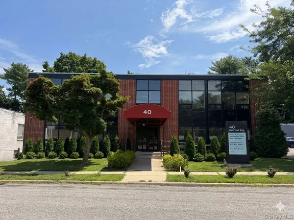 40 Railroad AVE #202 C, Glen Head, NY 11545