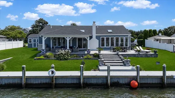 31 Shore DR, Copiague, NY 11726