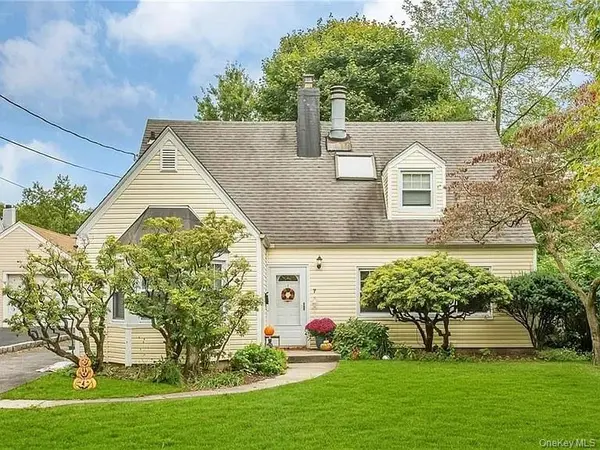 7 Wendover RD, Eastchester, NY 10709