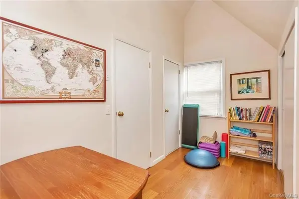 7 Wendover RD, Eastchester, NY 10709