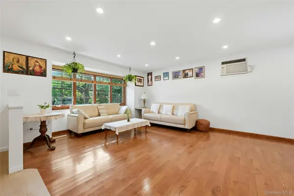 95 Miller BLVD, Syosset, NY 11791