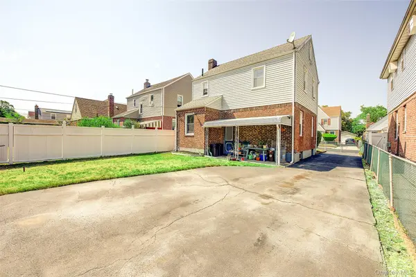 223-42 114th AVE, Cambria Heights, NY 11411
