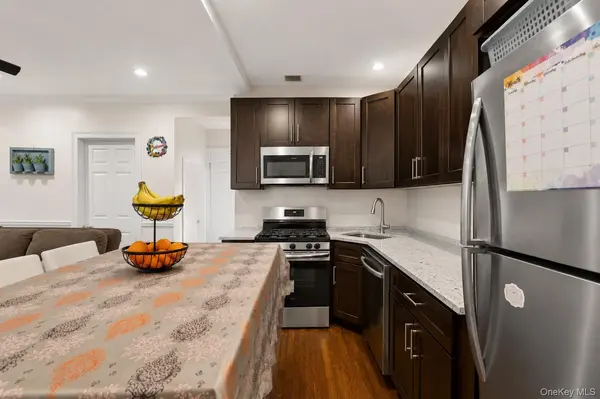 960 E 221st ST, Bronx, NY 10469