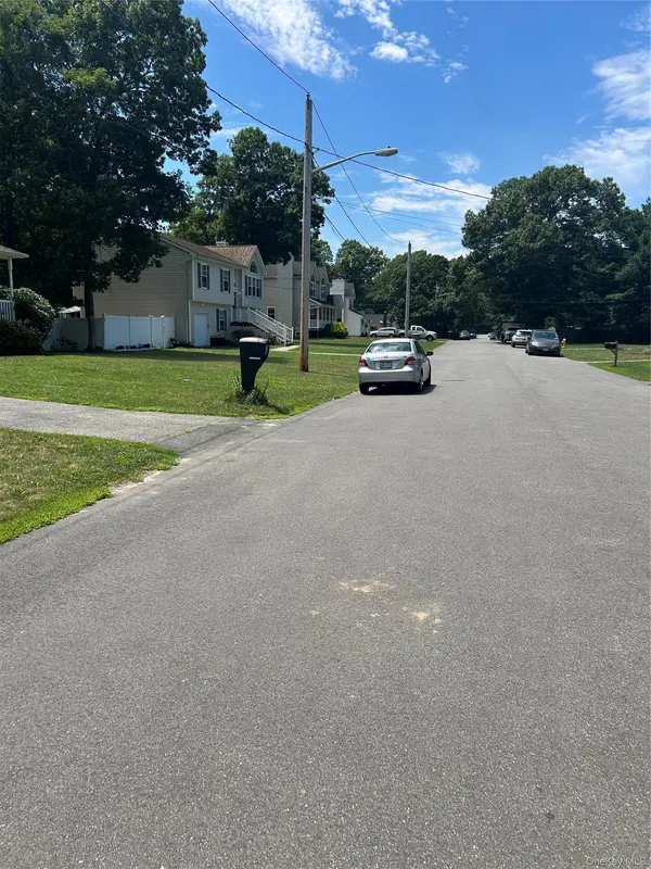 v/l Main AVE, Mastic, NY 11950