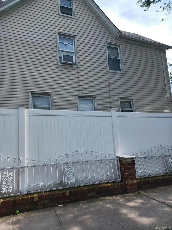 90-02 202nd ST, Hollis, NY 11423
