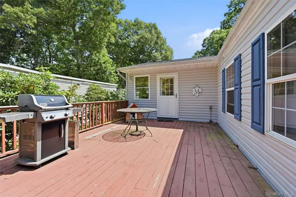 658-A11 Sound AVE, Calverton, NY 11933