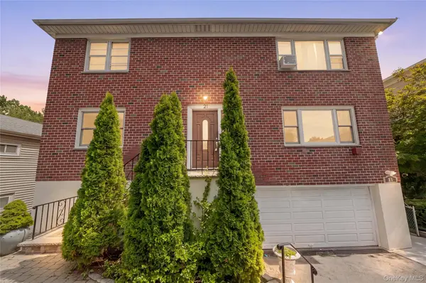 21 Bryn Mawr PL, Yonkers, NY 10701