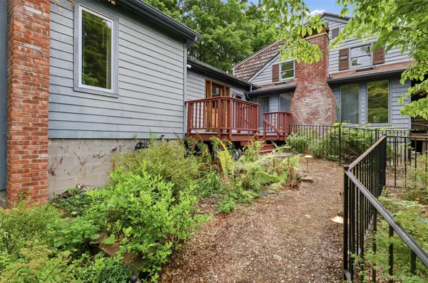 4230 Atwood RD, Stone Ridge, NY 12484