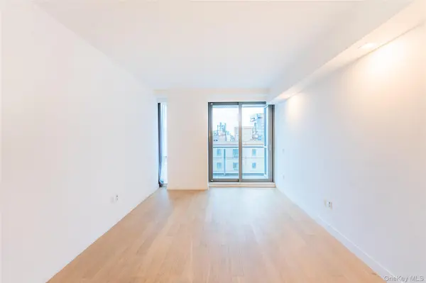 33-66 Farrington ST #8F, Flushing, NY 11355