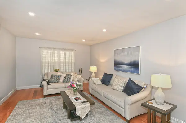 3250 32nd ST, Astoria, NY 11106