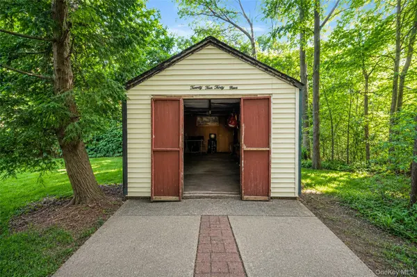 2439 2nd ST, East Meadow, NY 11554