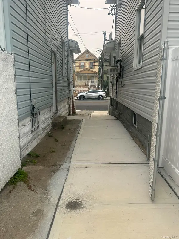 8906 Avenue L, Brooklyn, NY 11236