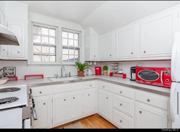 1680 N Sea RD, Southampton, NY 11968