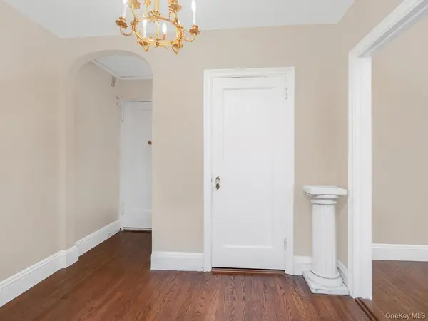 1273 North AVE #2E, Entry 7, New Rochelle, NY 10804