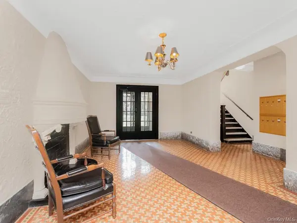 1273 North AVE #2E, Entry 7, New Rochelle, NY 10804