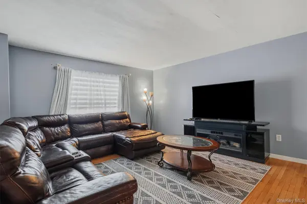 35 Helene RD, Warwick, NY 10990