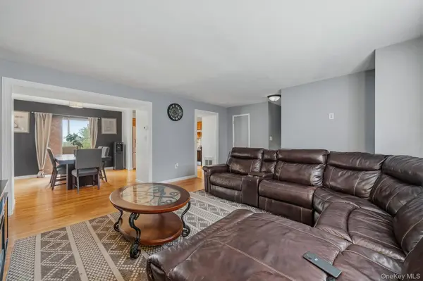 35 Helene RD, Warwick, NY 10990