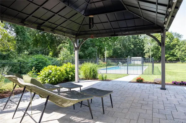 1430 Marratooka RD, Mattituck, NY 11952