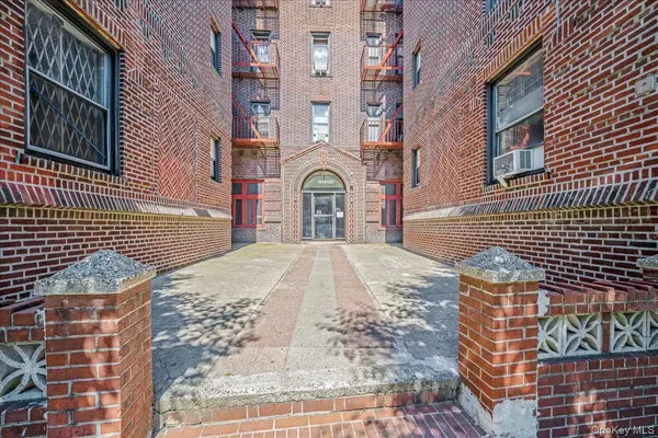 39-82 65th Place #4F, Woodside, NY 11377