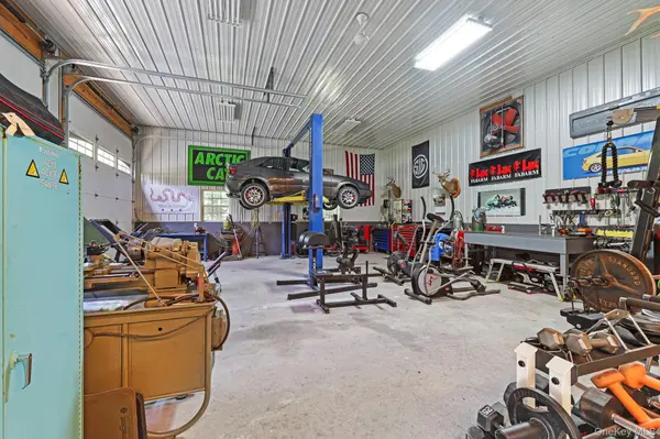 210 Bible Camp RD, Bloomingburg, NY 12721