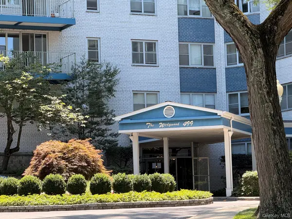 499 N Broadway #5L, White Plains, NY 10603