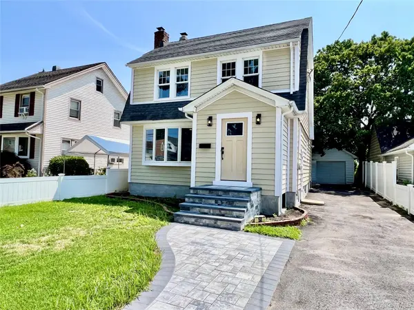 50 E Saint Marks PL, Valley Stream, NY 11580