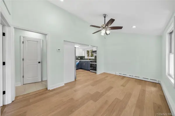 46 Barclay RD, Mastic Beach, NY 11951