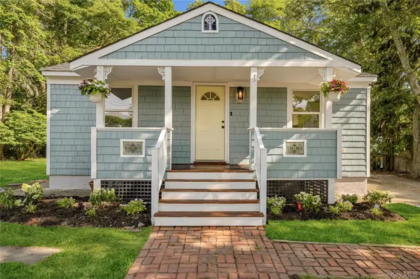 46 Barclay RD, Mastic Beach, NY 11951