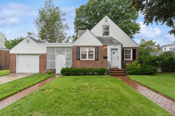 1493 New Hyde Park DR, New Hyde Park, NY 11040