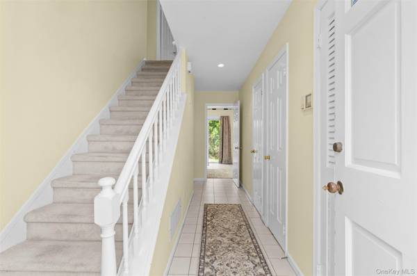570 Hampton RD #31, Southampton, NY 11968
