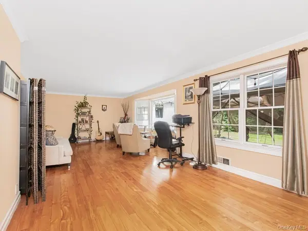 35 Barnard RD, New Rochelle, NY 10801