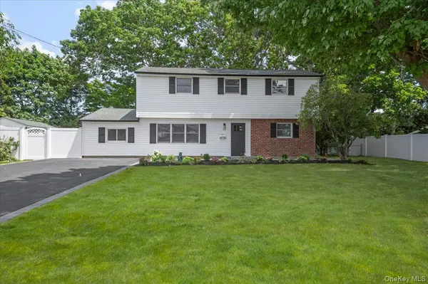 103 Bonnie RD, Oakdale, NY 11769