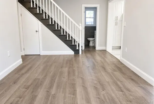 165 Cedar ST, Amityville, NY 11701