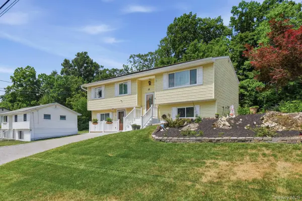 30 Raker RD, Poughkeepsie, NY 12603