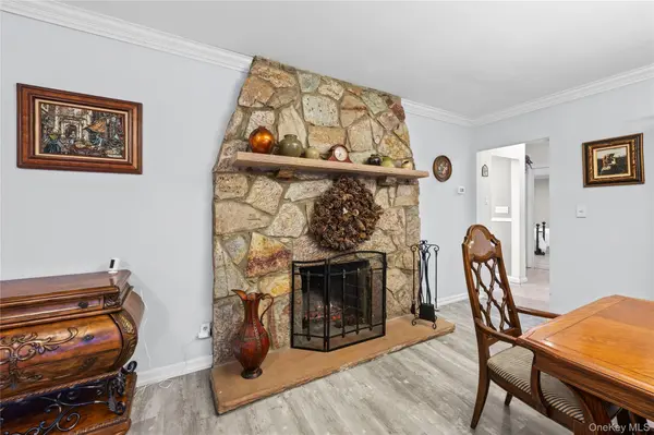 579 Empire AVE, West Babylon, NY 11704